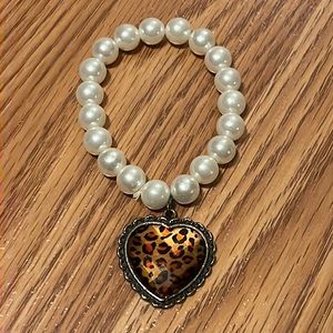 Faux pearl & leopard heart bracelet